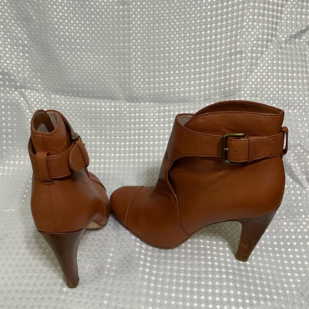 Leather heeled booties